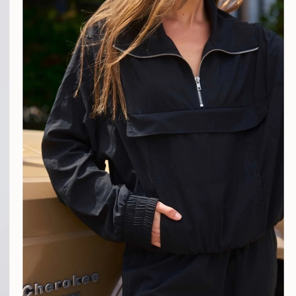 Sol Angeles MIA Women's Black Zip-Up Jacket - Picture 4 of 9